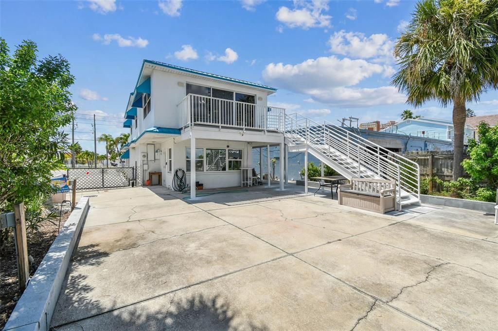 For Sale: $1,199,000 (3 beds, 2 baths, 2310 Square Feet)