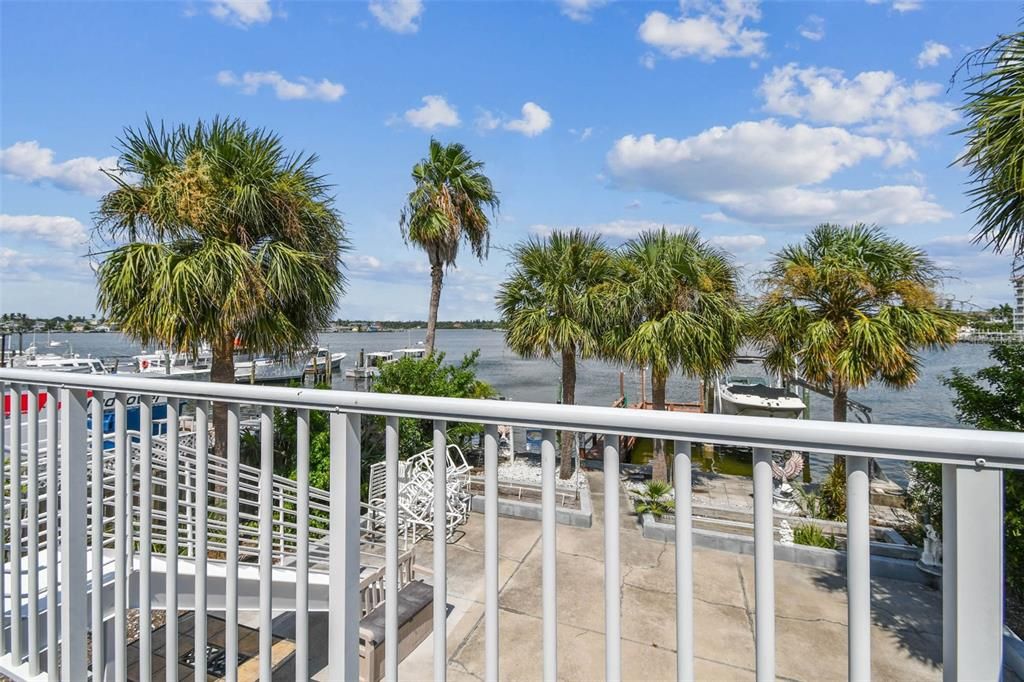 For Sale: $1,199,000 (3 beds, 2 baths, 2310 Square Feet)