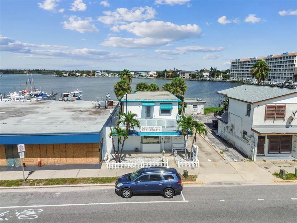 For Sale: $1,199,000 (3 beds, 2 baths, 2310 Square Feet)