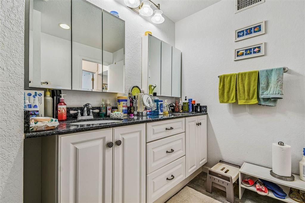 For Sale: $1,199,000 (3 beds, 2 baths, 2310 Square Feet)