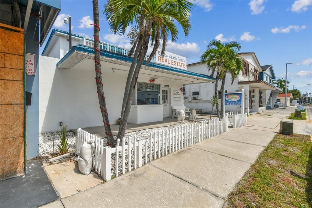 For Sale: $1,199,000 (3 beds, 2 baths, 2310 Square Feet)