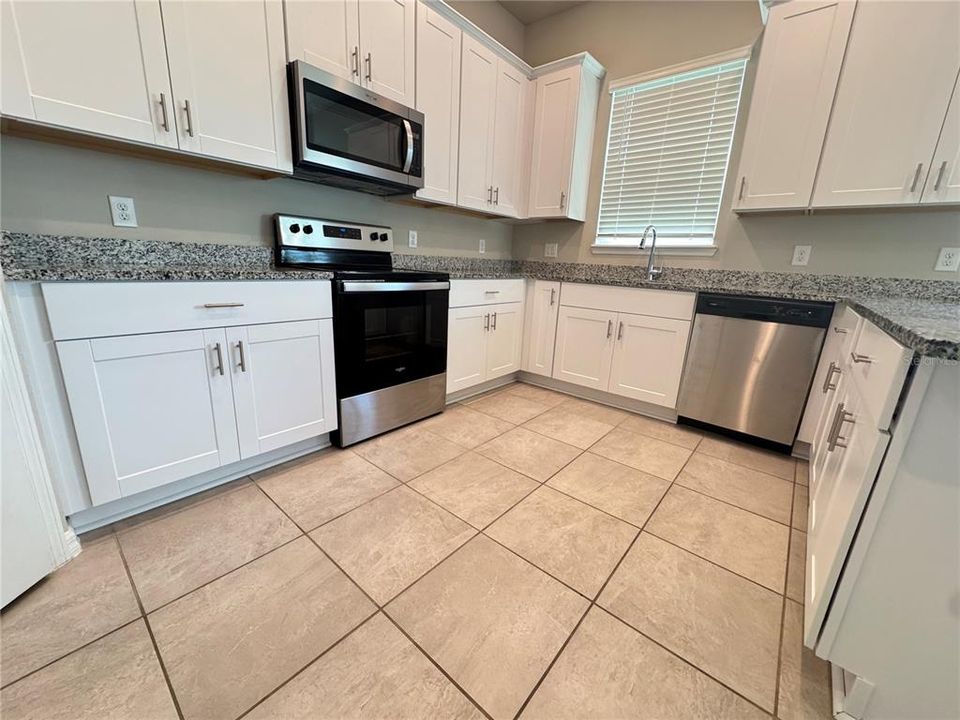 En Venta: $338,000 (3 camas, 2 baños, 1779 Pies cuadrados)