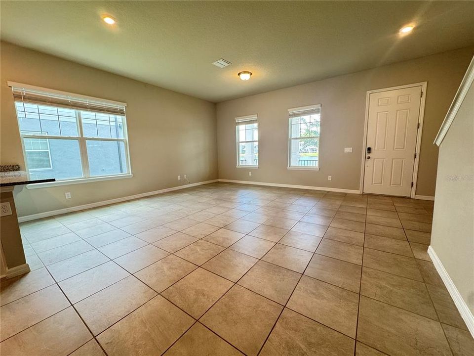 En Venta: $338,000 (3 camas, 2 baños, 1779 Pies cuadrados)