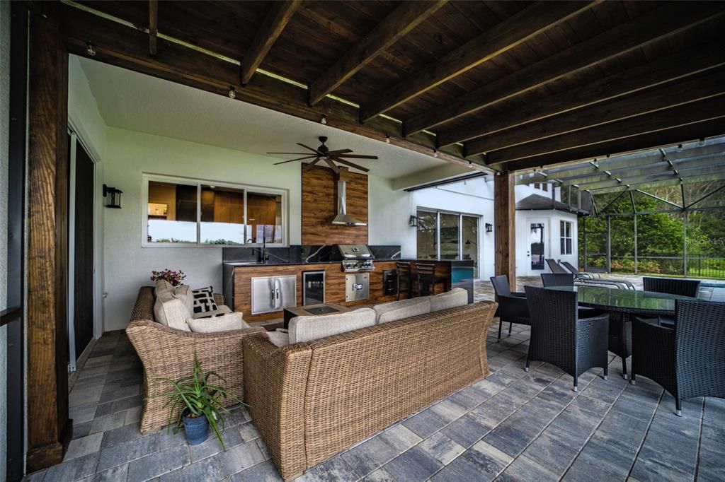 На продажу: $1,999,000 (5 спален, 3 ванн, 4130 Квадратных фут)