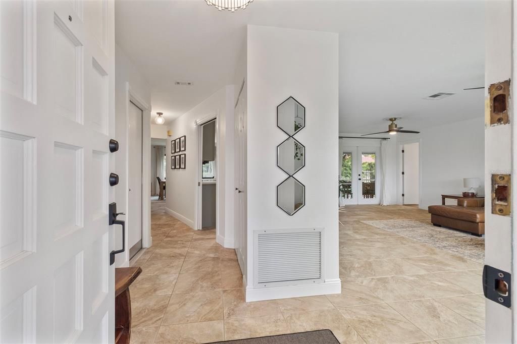 Activo con contrato: $494,900 (3 camas, 2 baños, 1893 Pies cuadrados)