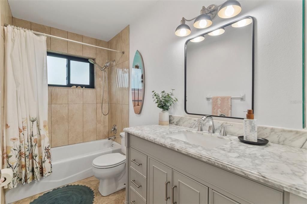 Activo con contrato: $494,900 (3 camas, 2 baños, 1893 Pies cuadrados)