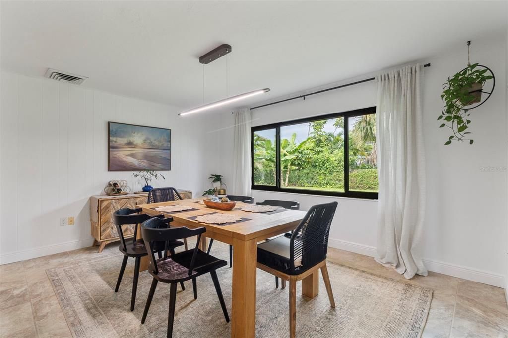 Activo con contrato: $494,900 (3 camas, 2 baños, 1893 Pies cuadrados)