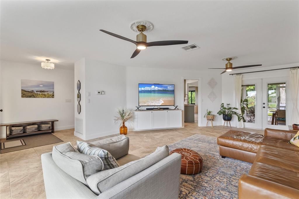 Activo con contrato: $494,900 (3 camas, 2 baños, 1893 Pies cuadrados)