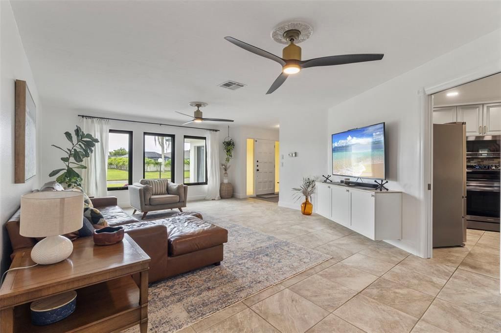 Activo con contrato: $494,900 (3 camas, 2 baños, 1893 Pies cuadrados)