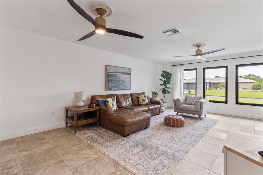 Activo con contrato: $494,900 (3 camas, 2 baños, 1893 Pies cuadrados)