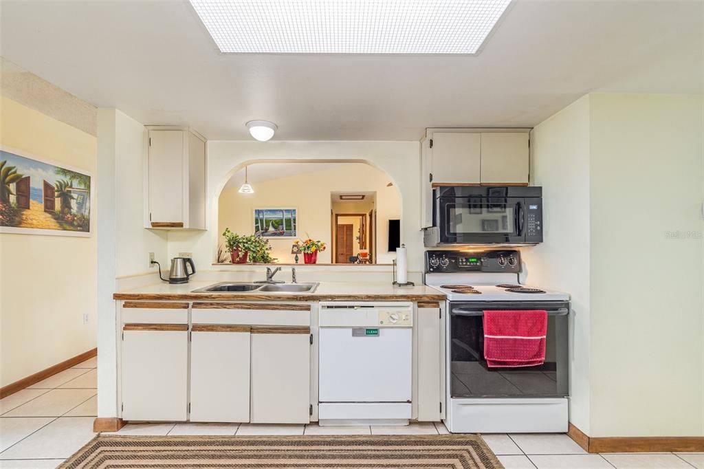 En Venta: $875,000 (3 camas, 2 baños, 1665 Pies cuadrados)