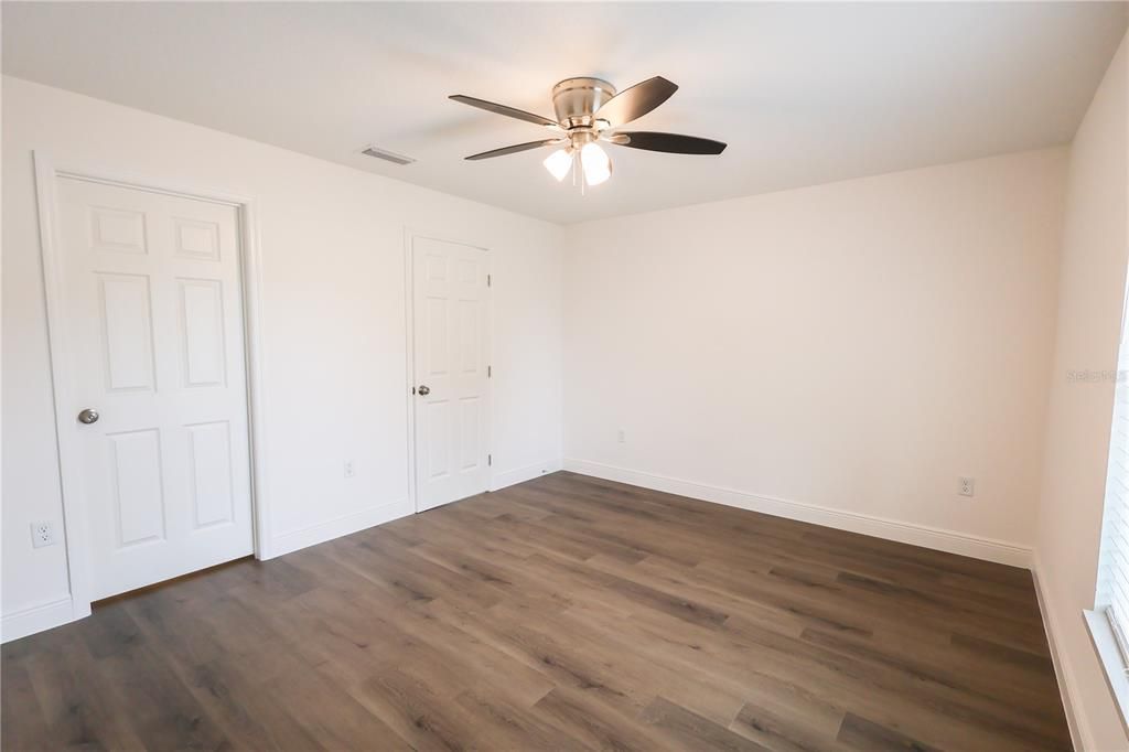 待售: $220,000 (3 贝兹, 2 浴室, 1338 平方英尺)