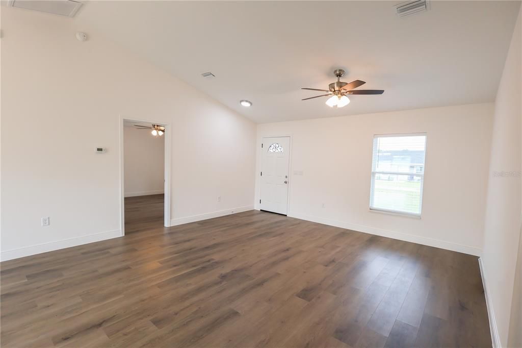 待售: $220,000 (3 贝兹, 2 浴室, 1338 平方英尺)