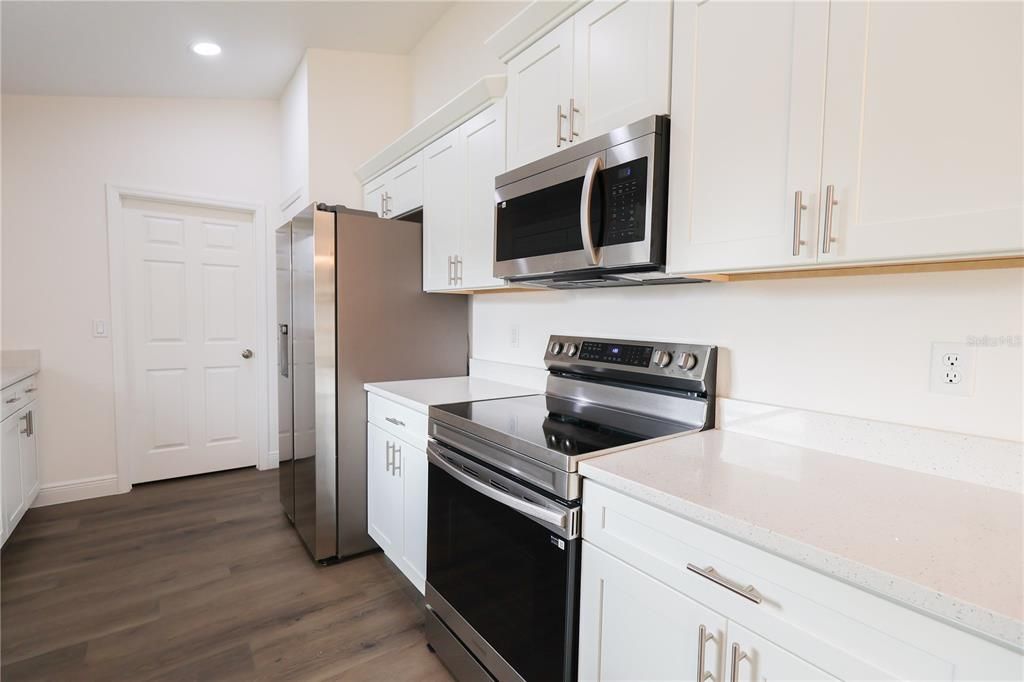 待售: $220,000 (3 贝兹, 2 浴室, 1338 平方英尺)