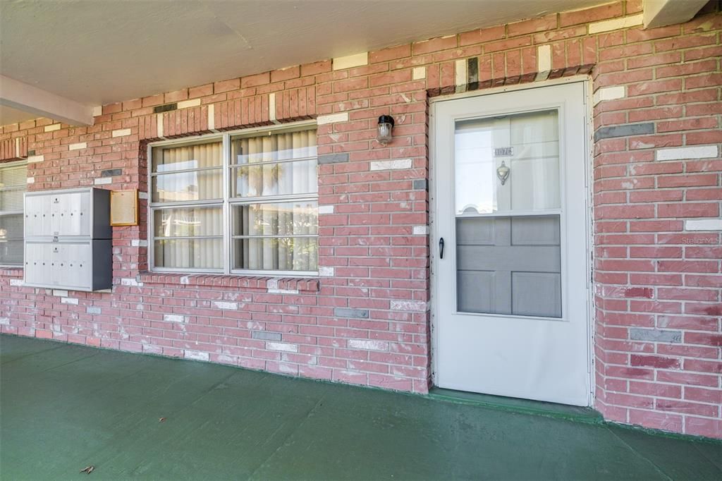 For Sale: $77,900 (1 beds, 1 baths, 672 Square Feet)