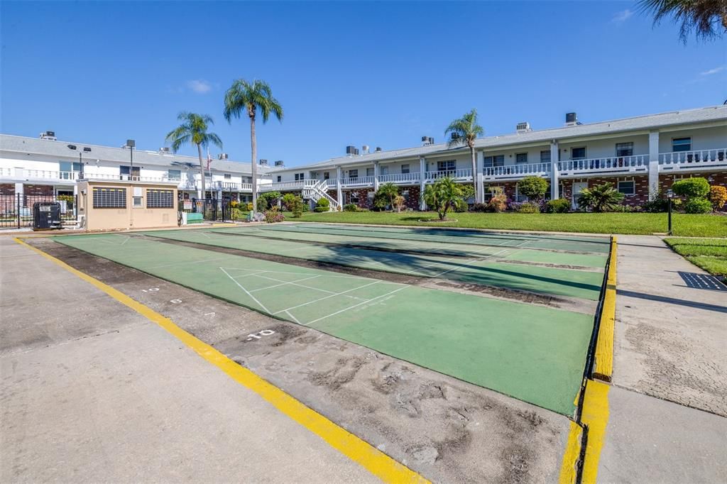 For Sale: $77,900 (1 beds, 1 baths, 672 Square Feet)