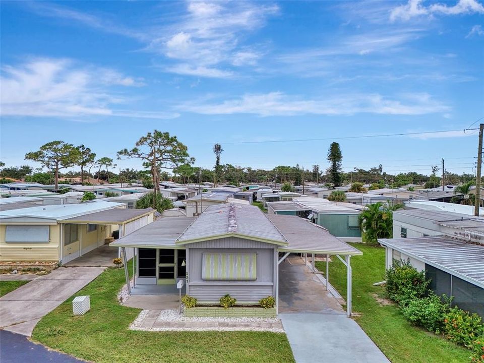 For Sale: $129,000 (2 beds, 1 baths, 672 Square Feet)