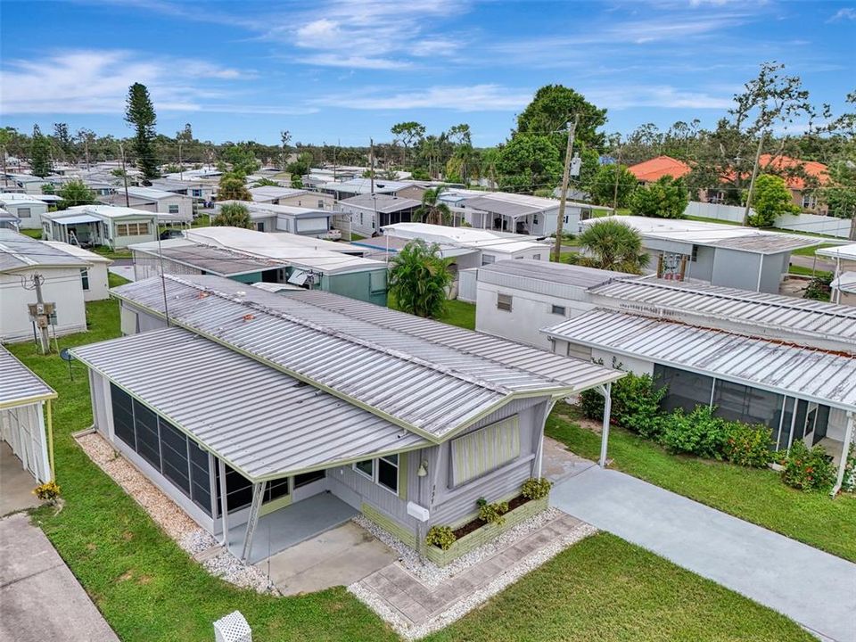 For Sale: $129,000 (2 beds, 1 baths, 672 Square Feet)