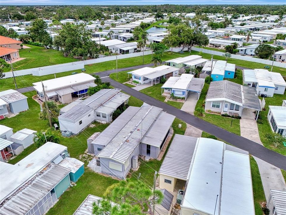 For Sale: $129,000 (2 beds, 1 baths, 672 Square Feet)