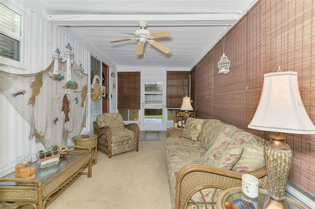 For Sale: $129,000 (2 beds, 1 baths, 672 Square Feet)