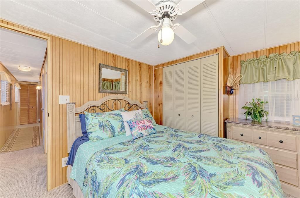 For Sale: $129,000 (2 beds, 1 baths, 672 Square Feet)