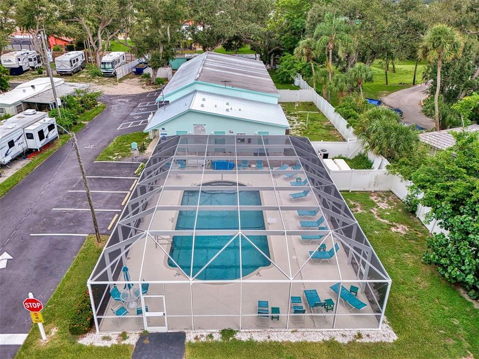 For Sale: $129,000 (2 beds, 1 baths, 672 Square Feet)