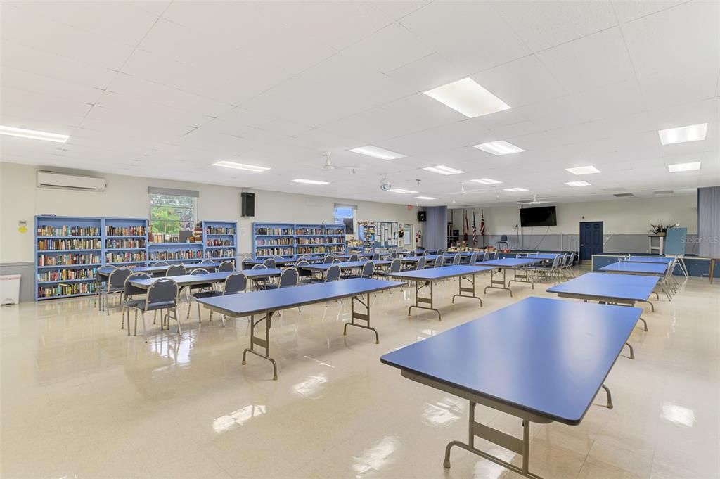 For Sale: $129,000 (2 beds, 1 baths, 672 Square Feet)