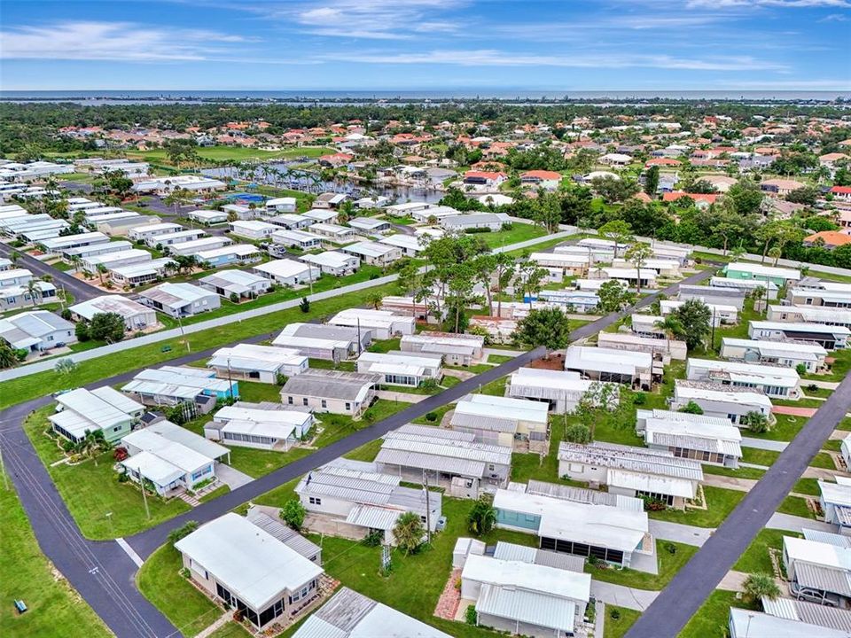 For Sale: $129,000 (2 beds, 1 baths, 672 Square Feet)