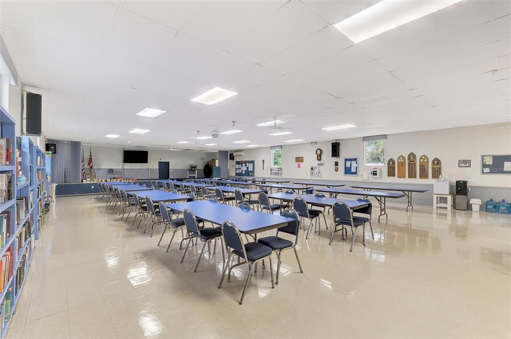 For Sale: $129,000 (2 beds, 1 baths, 672 Square Feet)