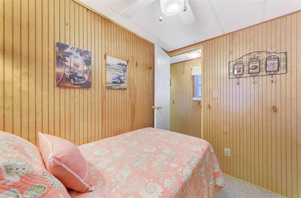 For Sale: $129,000 (2 beds, 1 baths, 672 Square Feet)