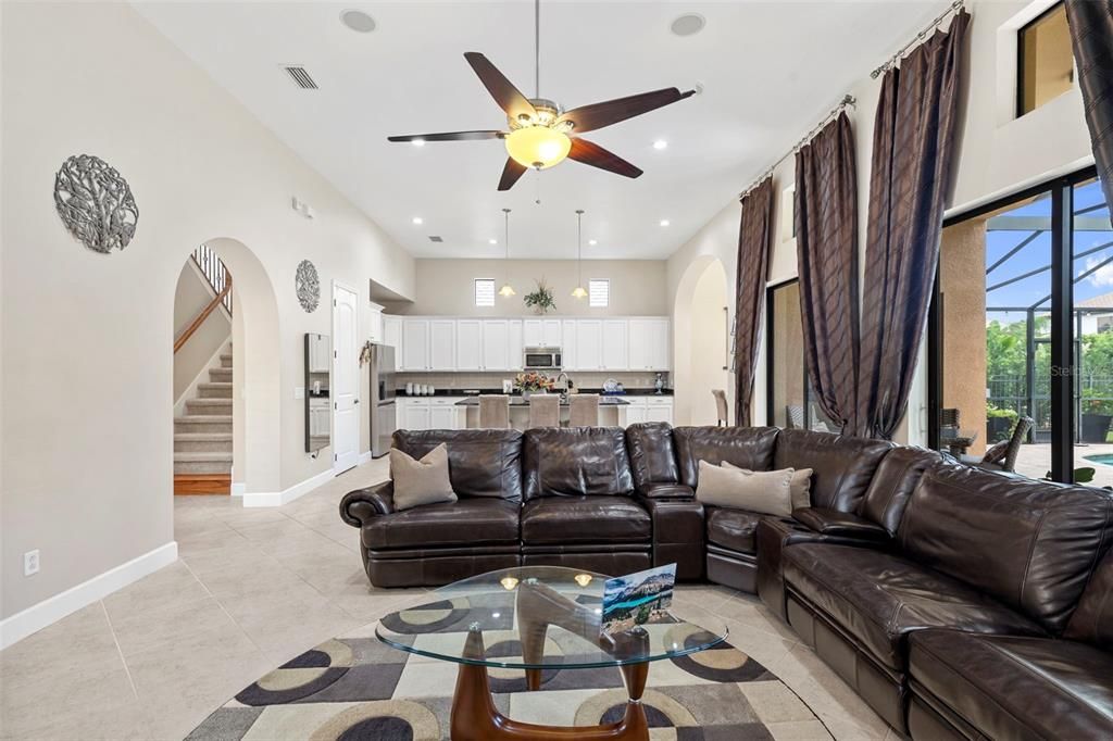 En Venta: $699,000 (4 camas, 3 baños, 3251 Pies cuadrados)