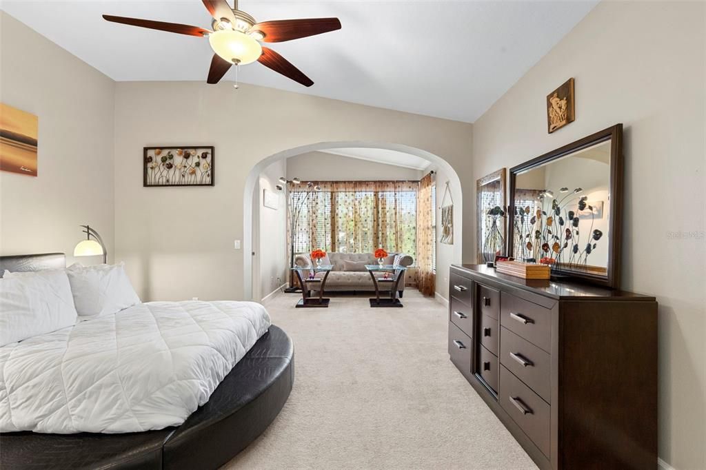 En Venta: $699,000 (4 camas, 3 baños, 3251 Pies cuadrados)