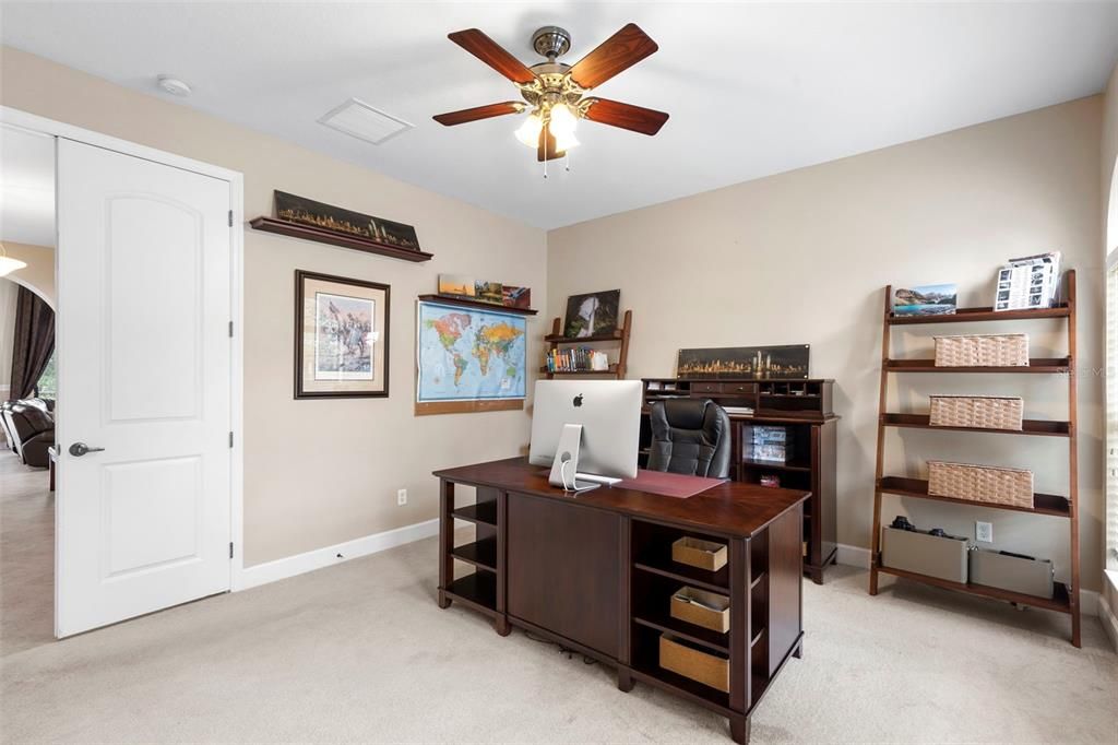 En Venta: $699,000 (4 camas, 3 baños, 3251 Pies cuadrados)