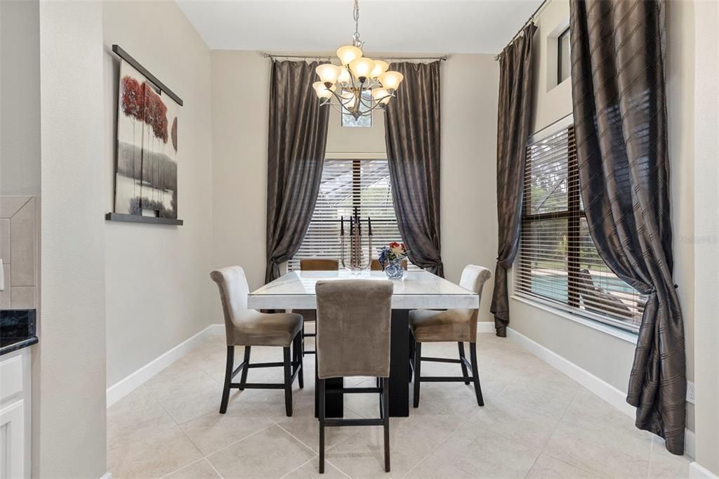 En Venta: $699,000 (4 camas, 3 baños, 3251 Pies cuadrados)