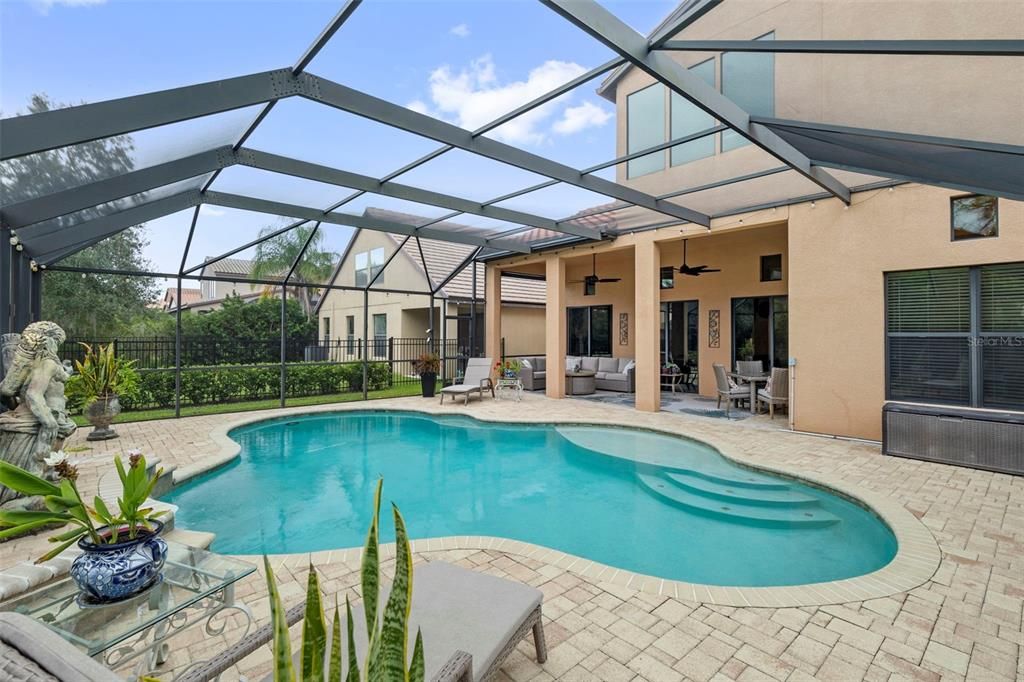 En Venta: $699,000 (4 camas, 3 baños, 3251 Pies cuadrados)