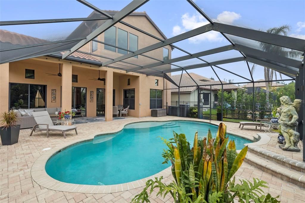 En Venta: $699,000 (4 camas, 3 baños, 3251 Pies cuadrados)