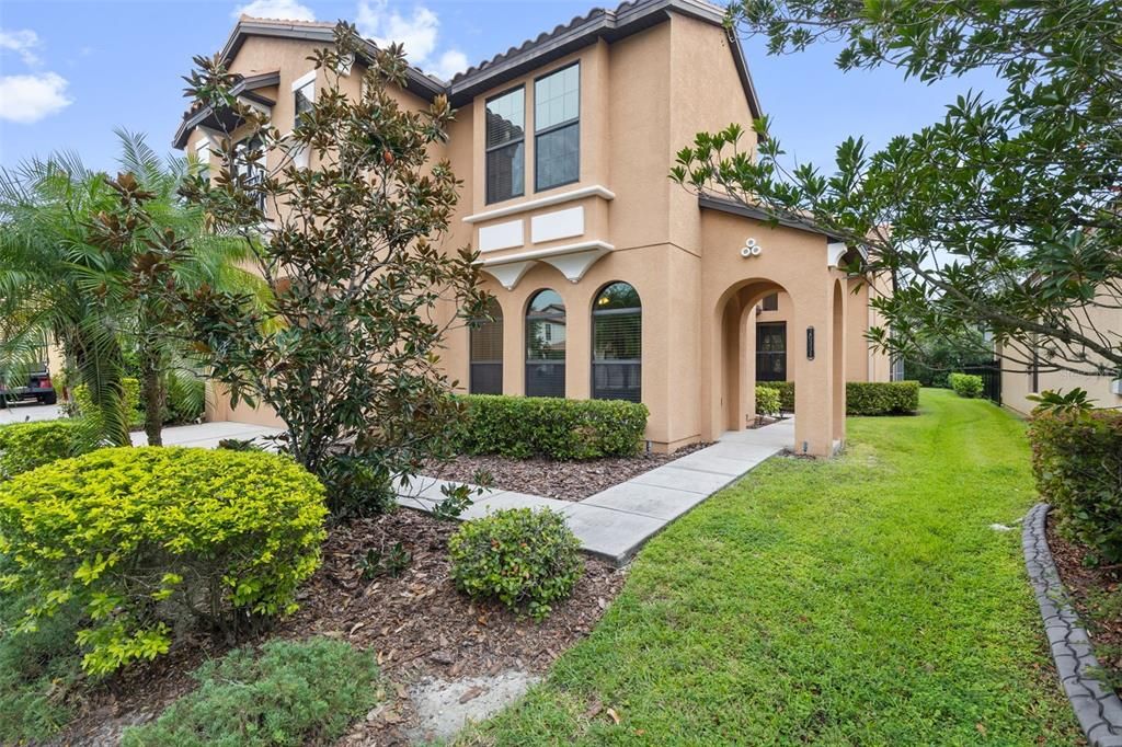 En Venta: $699,000 (4 camas, 3 baños, 3251 Pies cuadrados)