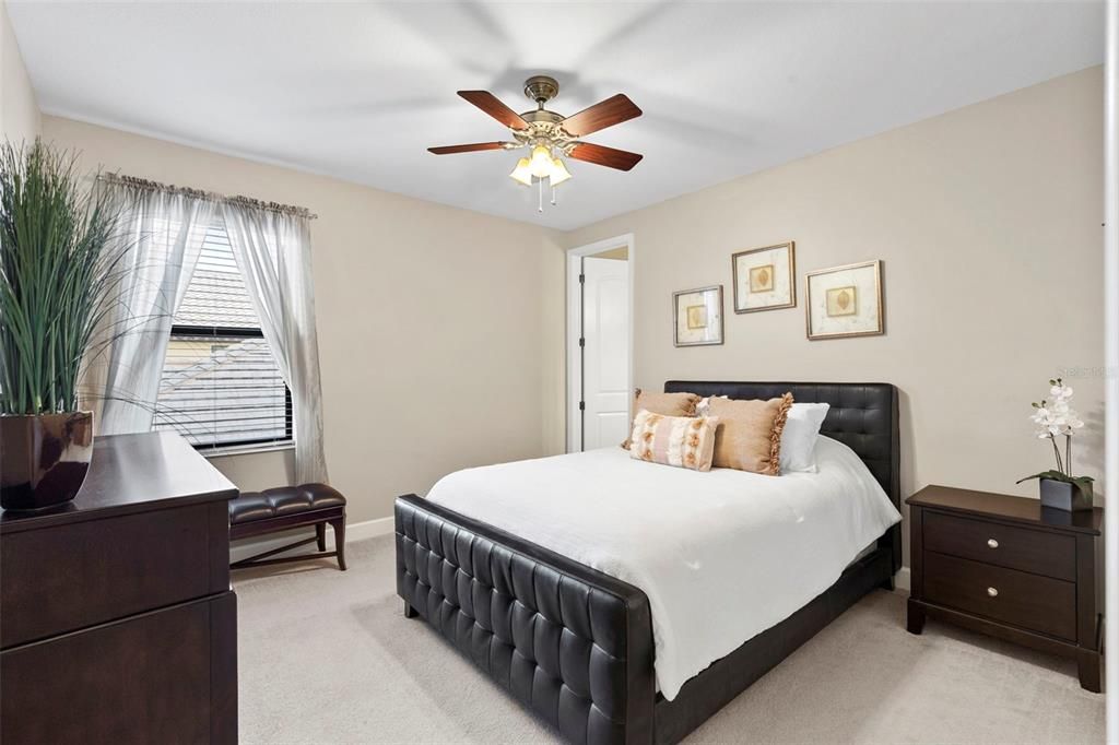 En Venta: $699,000 (4 camas, 3 baños, 3251 Pies cuadrados)