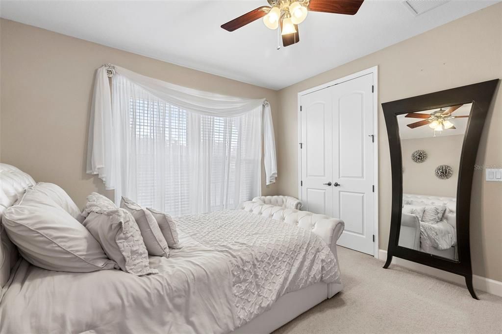 En Venta: $699,000 (4 camas, 3 baños, 3251 Pies cuadrados)