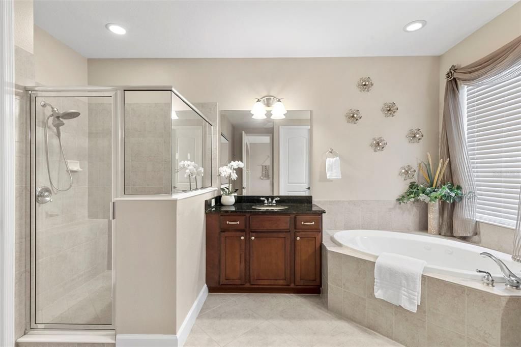 En Venta: $699,000 (4 camas, 3 baños, 3251 Pies cuadrados)