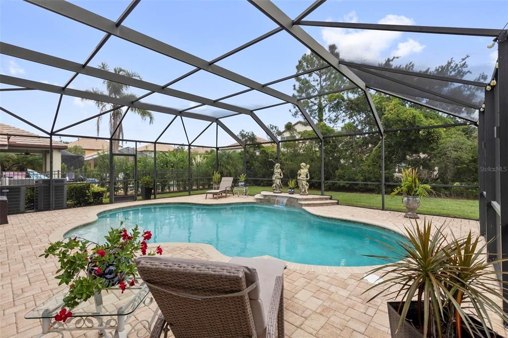 En Venta: $699,000 (4 camas, 3 baños, 3251 Pies cuadrados)