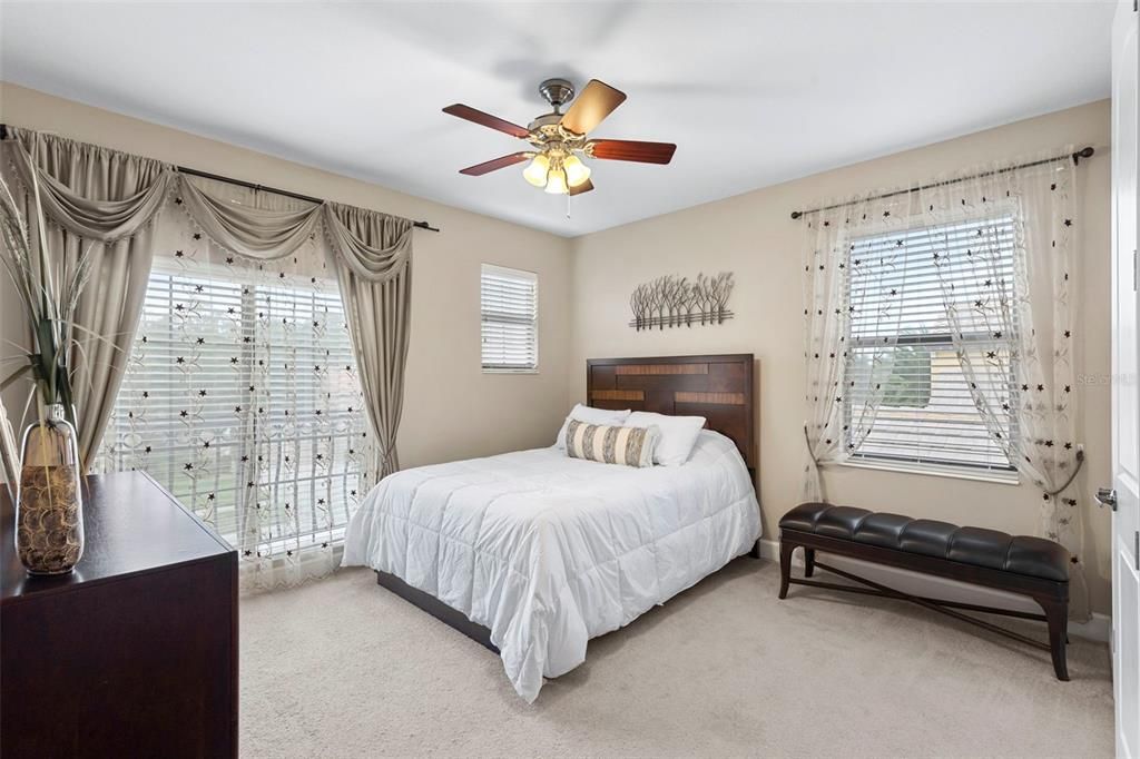 En Venta: $699,000 (4 camas, 3 baños, 3251 Pies cuadrados)