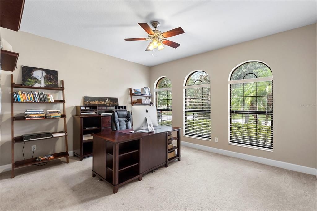 En Venta: $699,000 (4 camas, 3 baños, 3251 Pies cuadrados)