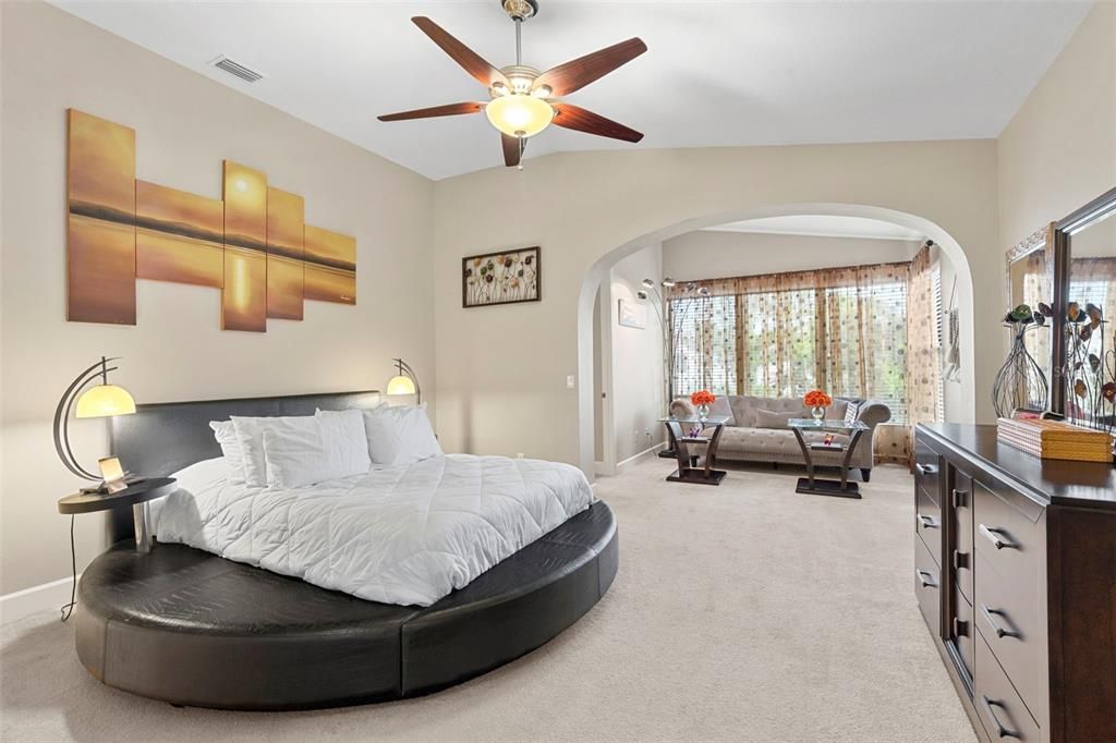 En Venta: $699,000 (4 camas, 3 baños, 3251 Pies cuadrados)