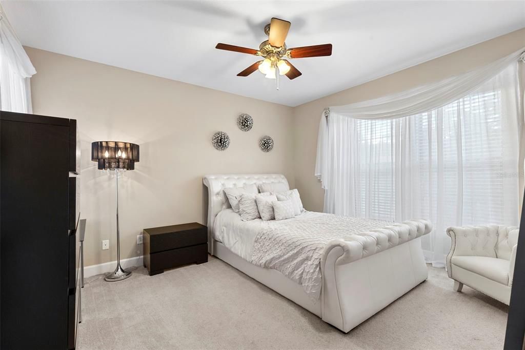 En Venta: $699,000 (4 camas, 3 baños, 3251 Pies cuadrados)