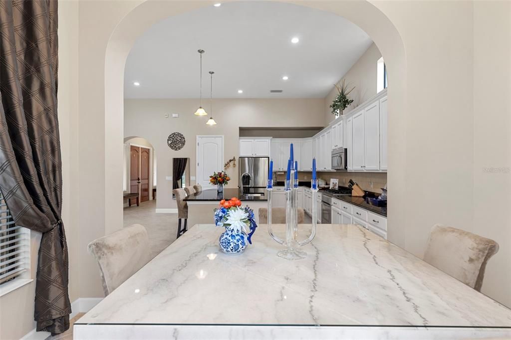 En Venta: $699,000 (4 camas, 3 baños, 3251 Pies cuadrados)