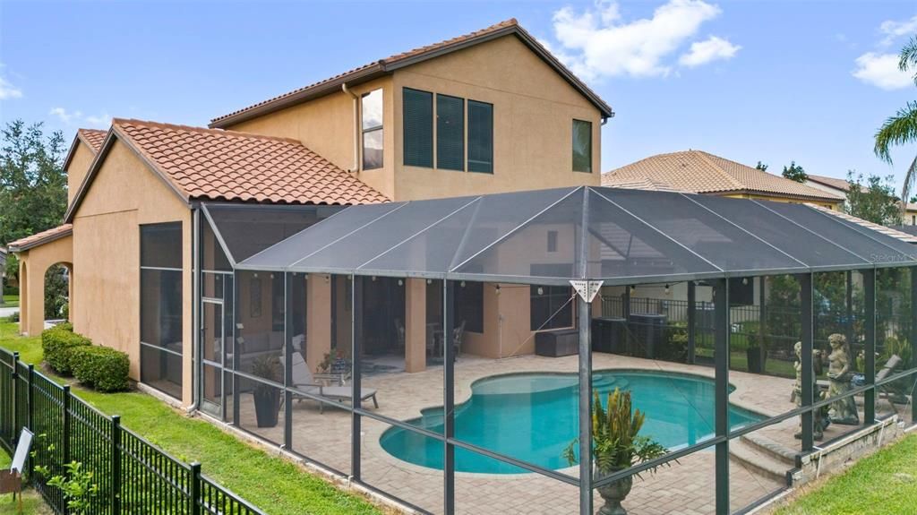 En Venta: $699,000 (4 camas, 3 baños, 3251 Pies cuadrados)