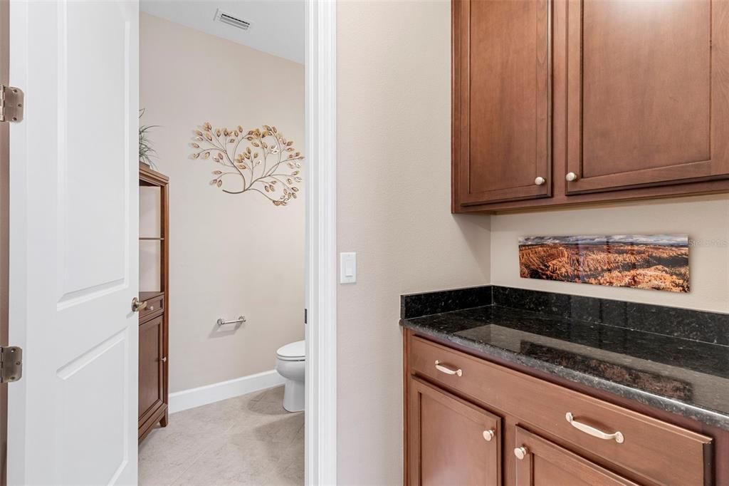 En Venta: $699,000 (4 camas, 3 baños, 3251 Pies cuadrados)