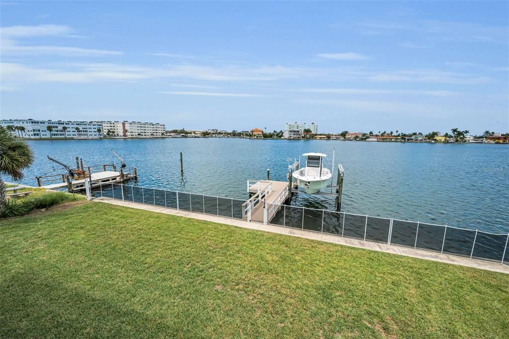Active With Contract: $2,495,000 (5 beds, 4 baths, 3028 Square Feet)