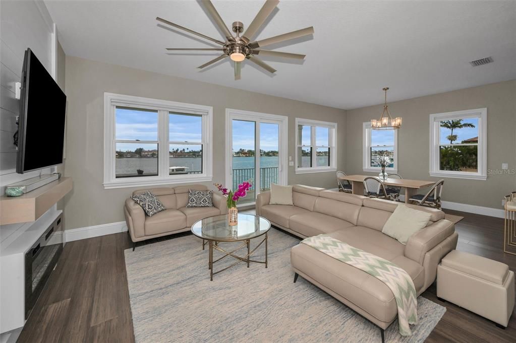 Active With Contract: $2,495,000 (5 beds, 4 baths, 3028 Square Feet)